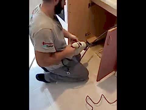 Üsküdar Kırmadan dökmeden su kaçağını bulan tesisatçı